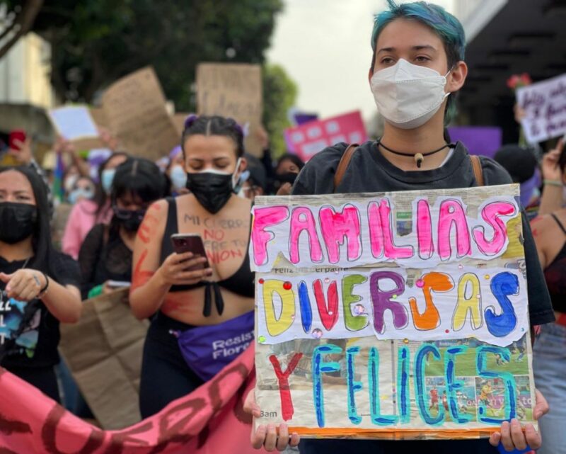 El Congreso de Guatemala aprobó una ley restringe derechos de las personas diversas y las mujeres.